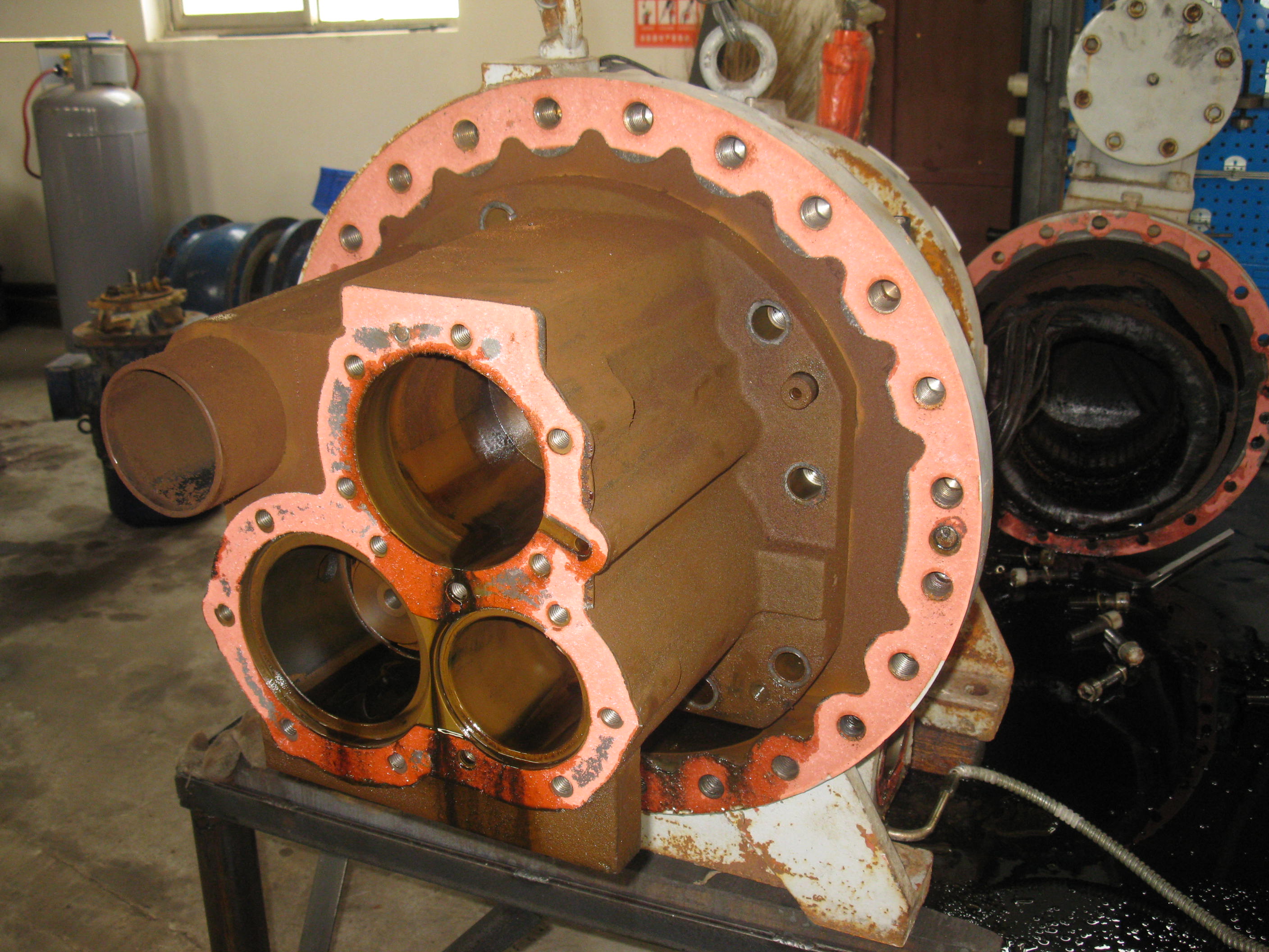 复盛螺杆压缩机维修（进水维修）