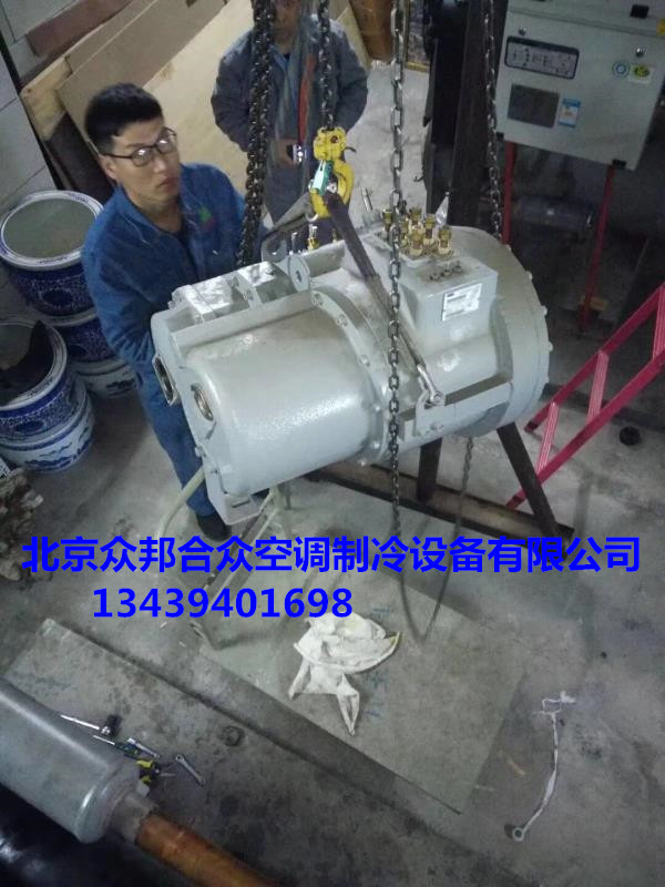 开利螺杆压缩机现场吊装