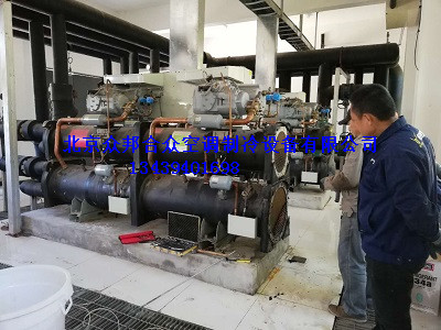 开利机组进水维修